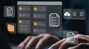 Personne utilisant une GED (gestion électronique des documents)