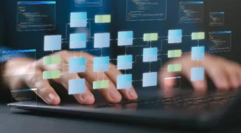 Personne utilisant une solution de gestion de flux documentaire